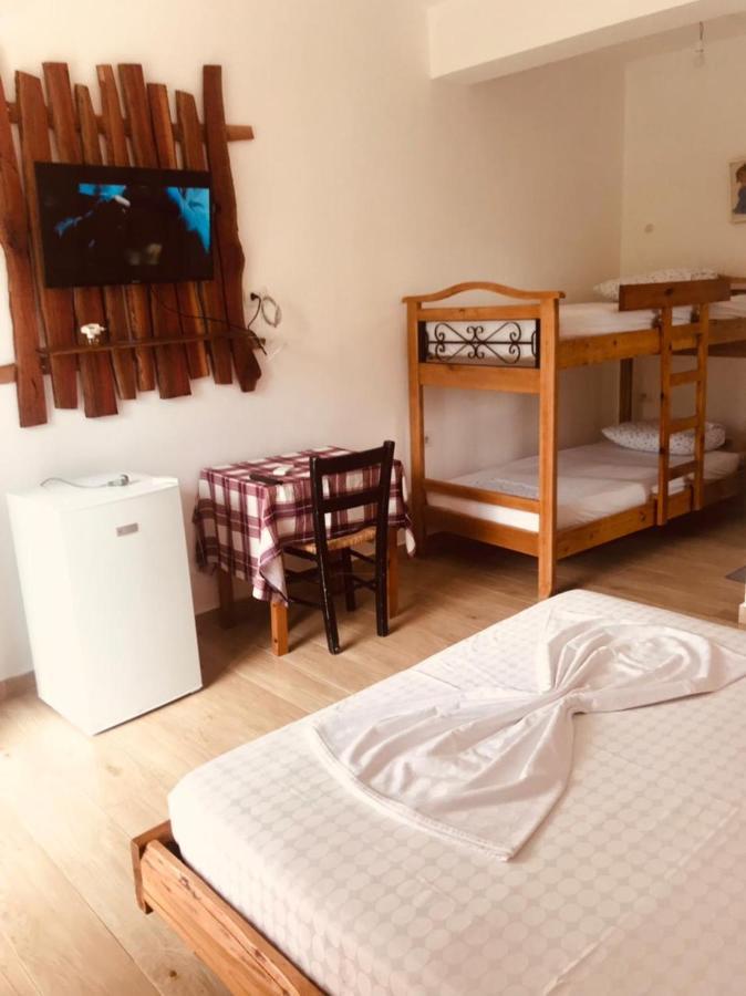 Tropikal Freskia Bunec Sarandë Exteriör bild