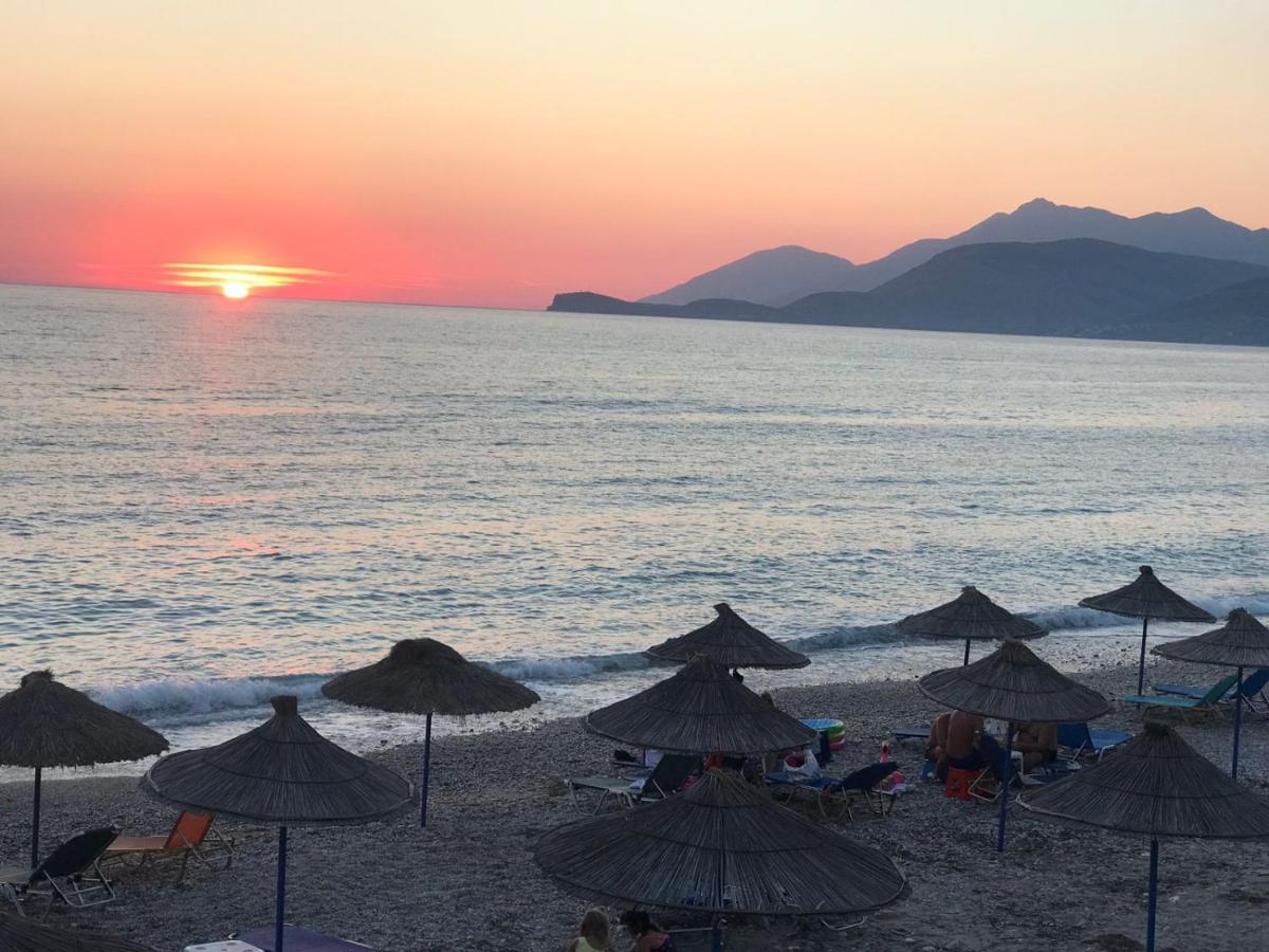 Tropikal Freskia Bunec Sarandë Exteriör bild