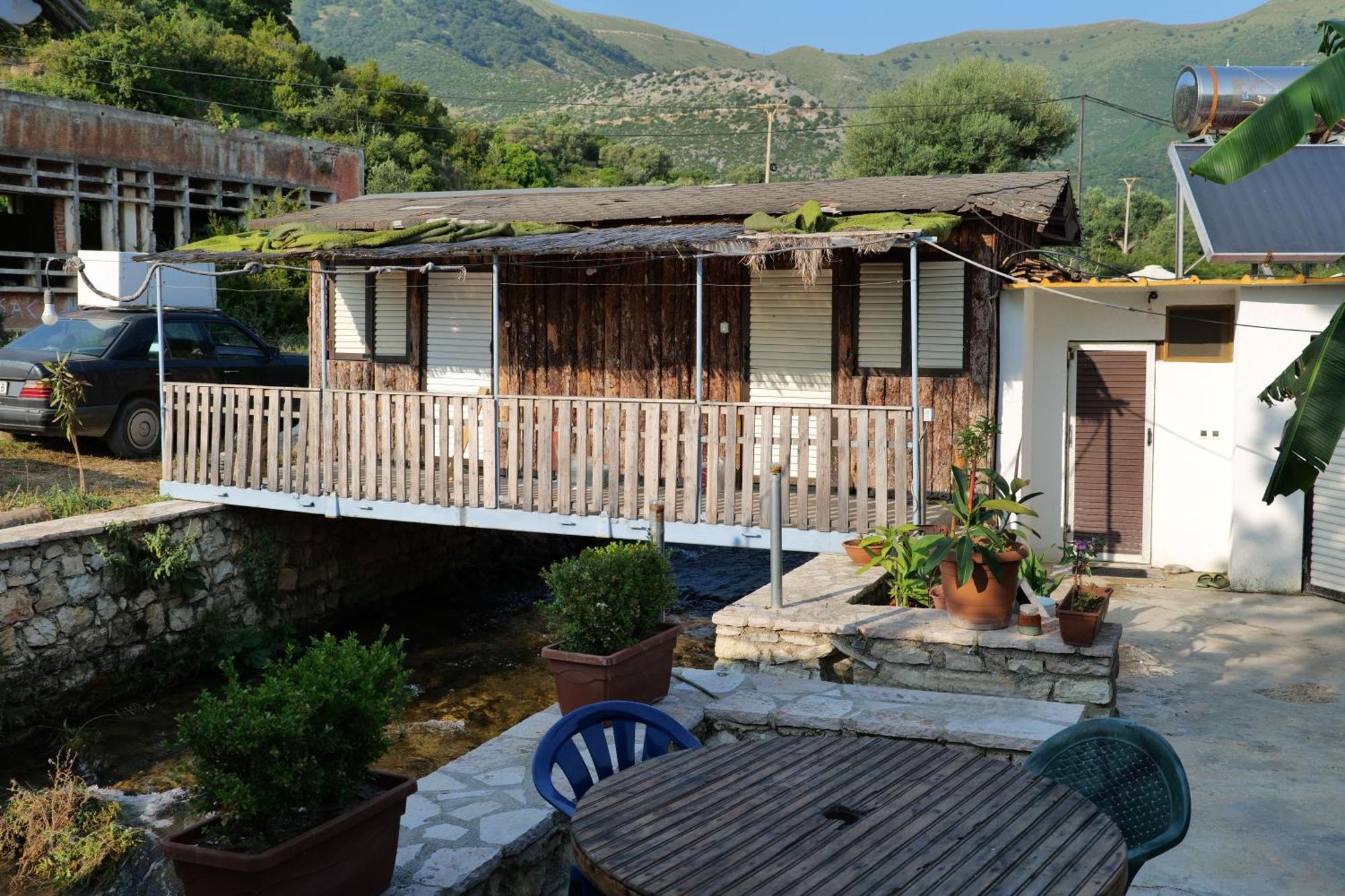 Tropikal Freskia Bunec Sarandë Exteriör bild