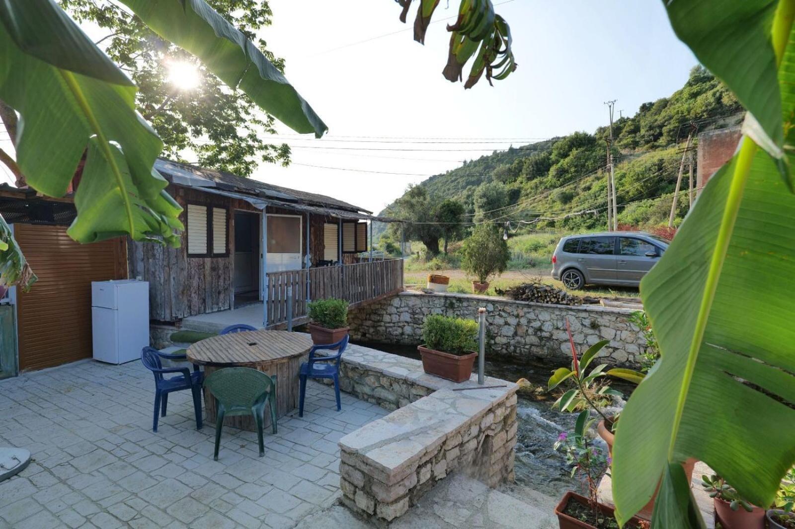 Tropikal Freskia Bunec Sarandë Exteriör bild